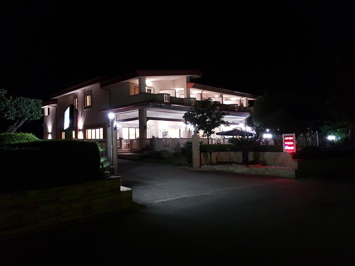 Hotel La Campagnola Капо-Ватикано Екстер'єр фото